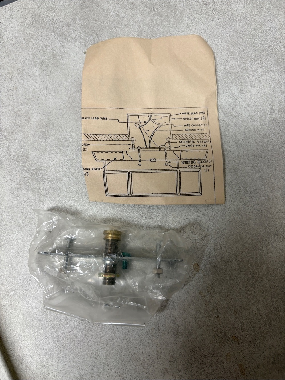 Ceiling light fixture - Picture 5 of 11